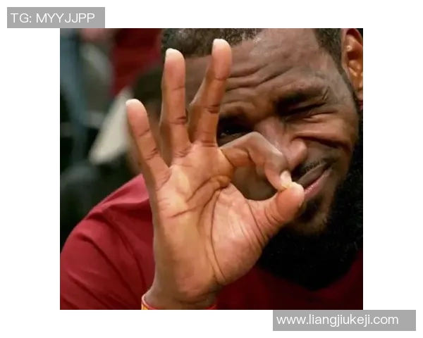 詹姆斯历史性成就达成四万分加一万板一万助的辉煌时刻